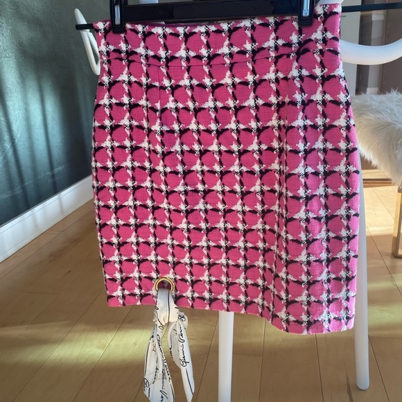 Fabulous Versace skirt! Worn once. - Picture 3 of 7